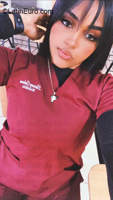 Date this voluptuous Dominican Republic girl Lismary from Santiago DO57064