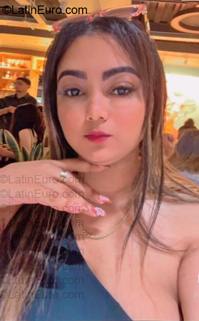 Date this gorgeous Dominican Republic girl Rossy from Santo Domingo DO57098