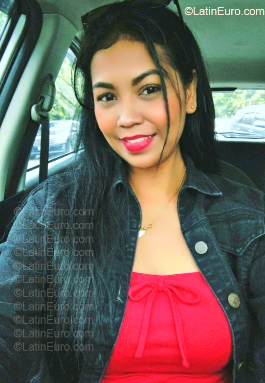 Date this sultry Venezuela girl Lia from Caracas VE5759