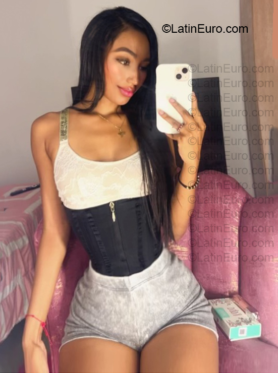 Date this stunning Colombia girl Diana from Cali CO33891