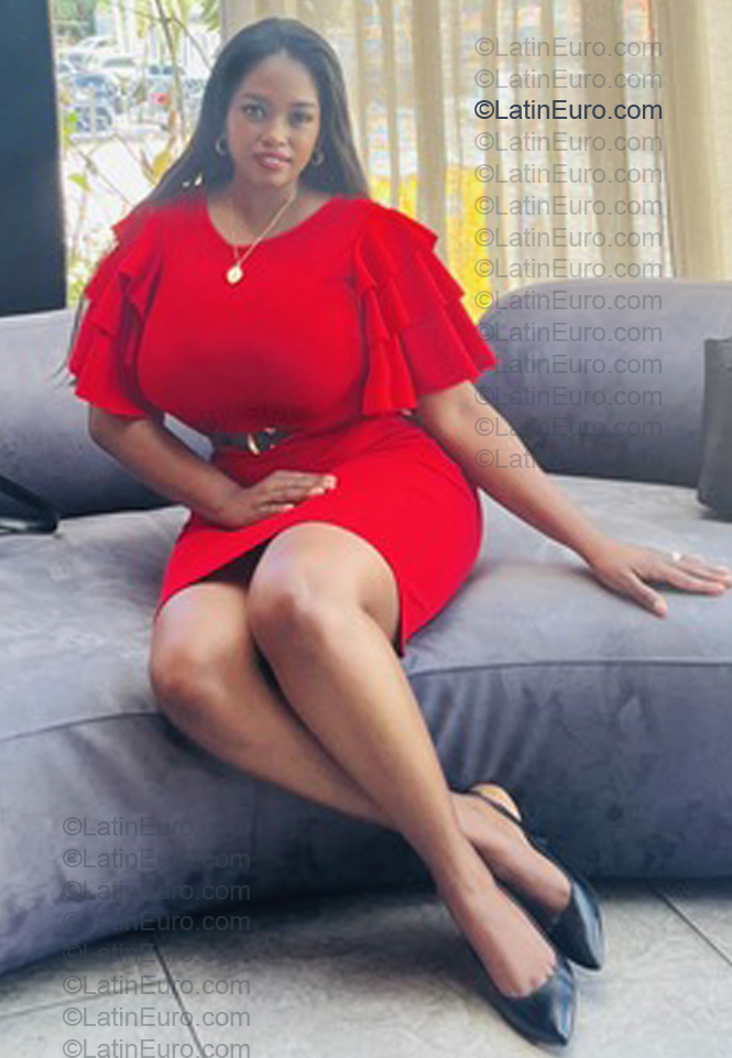 Date this sultry Dominican Republic girl Isabela from Santo Domingo DO57177