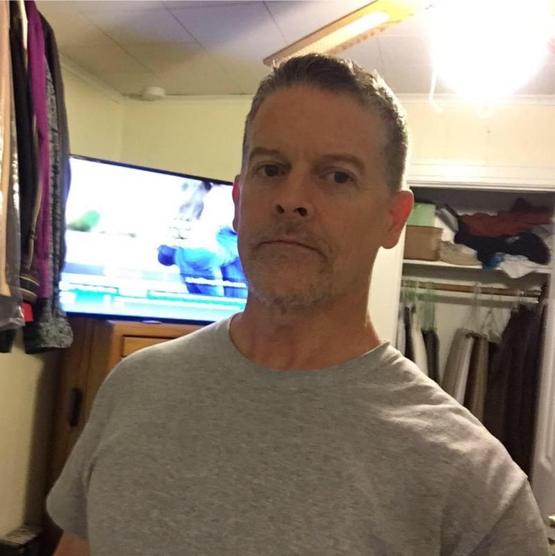 Date this tall United States man Daniel from Denton US25792