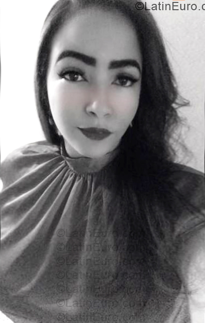 Date this attractive Dominican Republic girl Vic from Santo Domingo DO57225