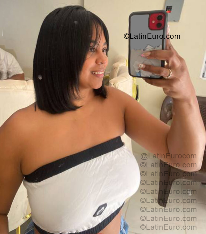Date this voluptuous Dominican Republic girl Rous from Distrito Nacional DO57288