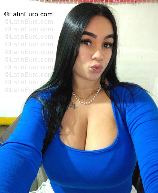 Date this sensual Venezuela girl Yanjibel from Maracaibo VE5758