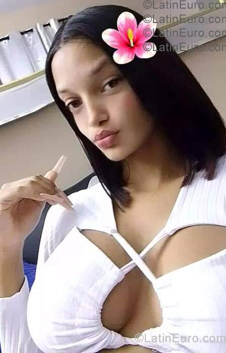 Date this tall Dominican Republic girl Anny from Santo Domingo DO57307