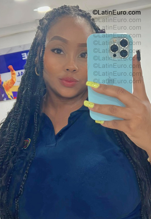 Date this tall Venezuela girl Nazareth from Caracas VE5762